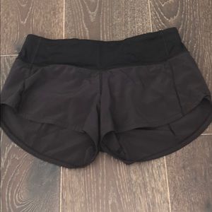 lululemon black speed up shorts